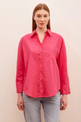 Load image into Gallery viewer, Classic Poplin shirt - Hot Pink
