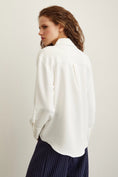 Load image into Gallery viewer, Silky shirt - White
